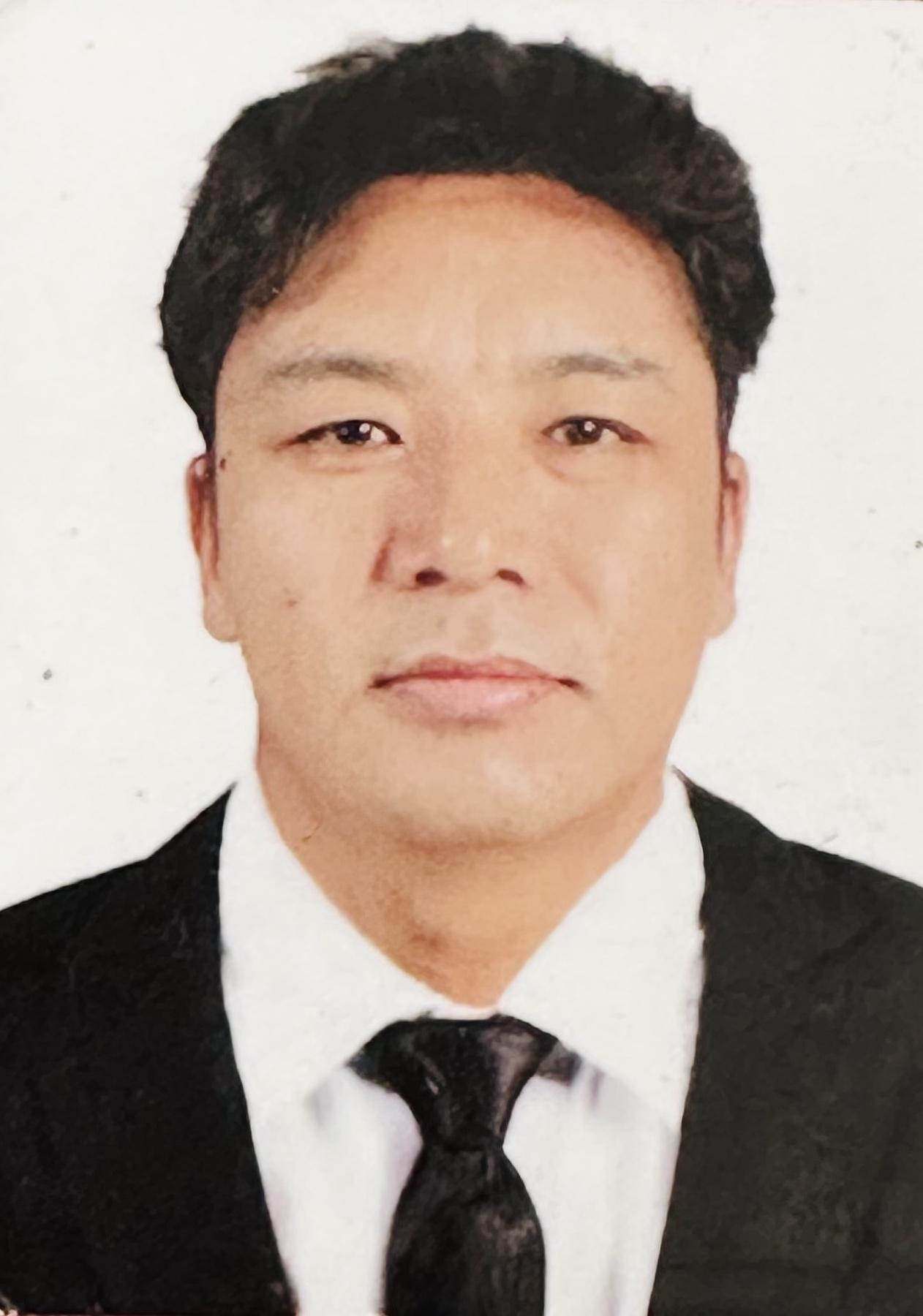 Mr. Phontsok Sangpo Lhowa